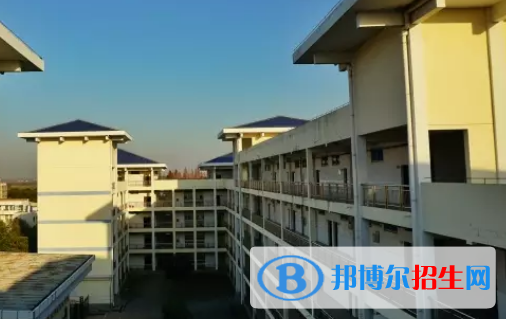 贵州2021年中专跟大专有什么区别