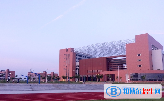 石家庄2021年女生中专学什么专业好找工作
