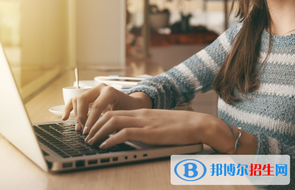 杭州2021年女生读计算机学校学什么好