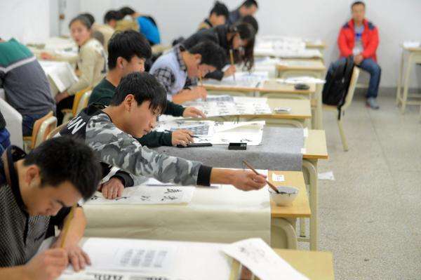 南京2021年女生读中专学校学什么好