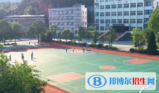 黔东南技师学院2022年招生办联系电话