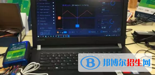 四川2022年女生在计算机学校学什么好