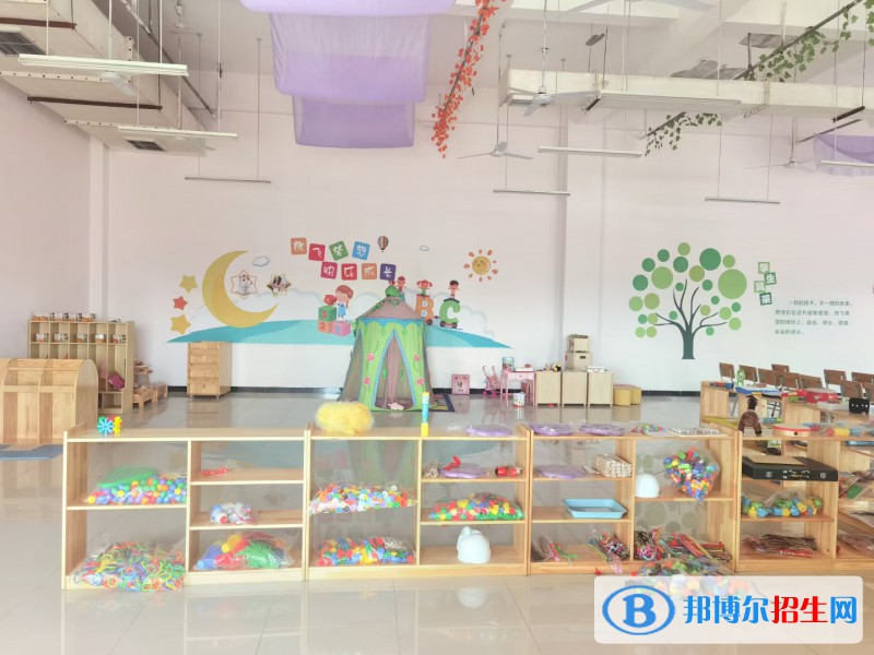 四川2022年女生在中专学校学什么好