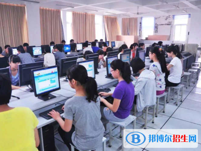 重庆2022年电子商务学校有什么专业适合女生