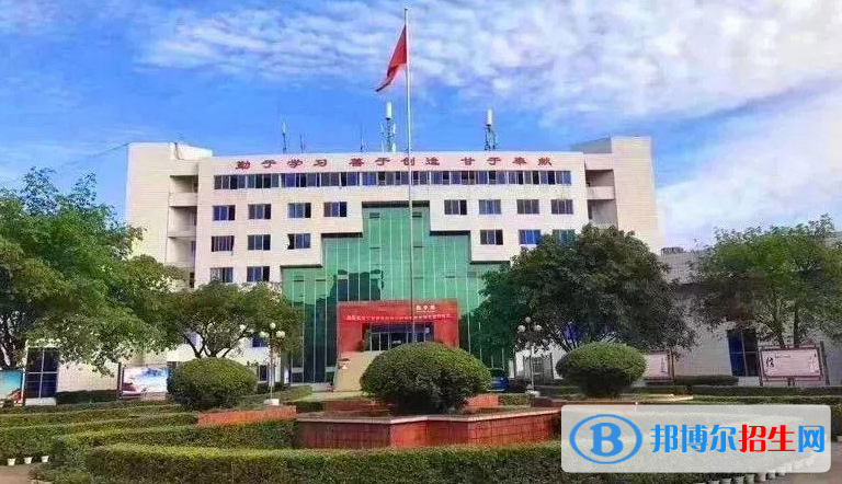四川2022年女生读什么中专学校好