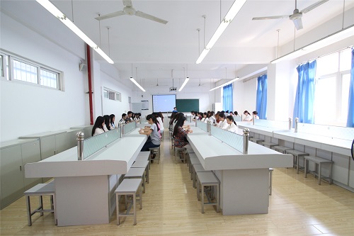 四川长江职业学院2022年招生办联系电话