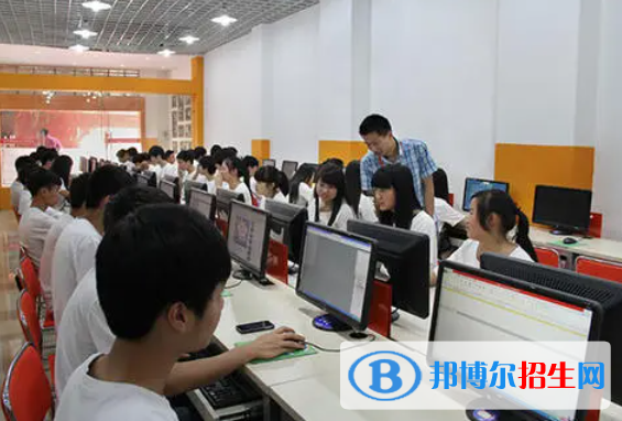重庆2022年电子商务学校的专业有哪些
