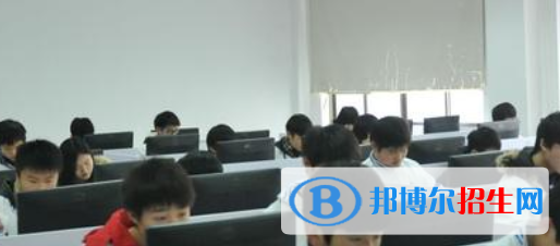 成都2022年计算机学校什么专业适合男生
