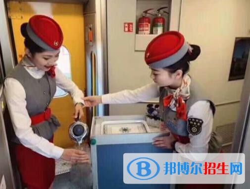 甘肃2022年中专轨道交通学校怎么考大专