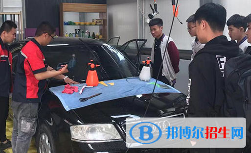 四川2022年男生读汽修学校学什么好
