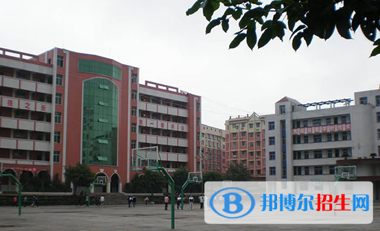 四川2022年初中生可以学汽修学校吗