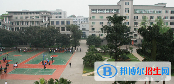 四川2022年汽修学校学费多少