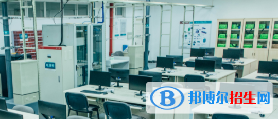 成都2022年读计算机学校要多少钱