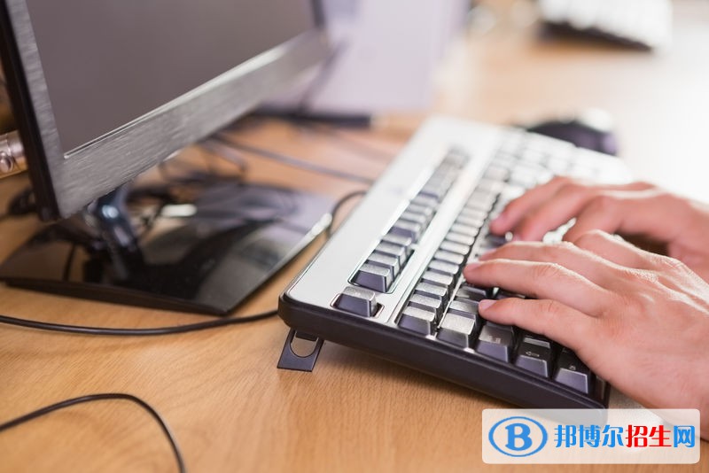 河北2022年初中生学计算机学校怎样