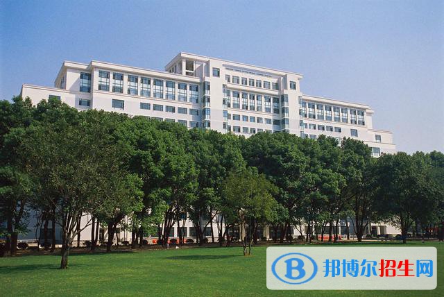 内江广播电视大学2022年学费、收费多少 