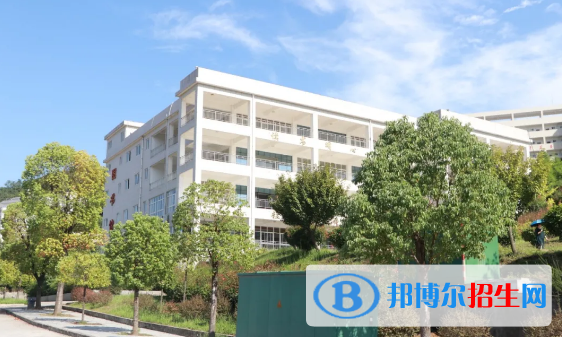 旬阳职业中等专业学校2022年招生办联系电话