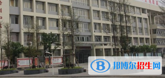 成都2022年读计算机学校一年要多少钱