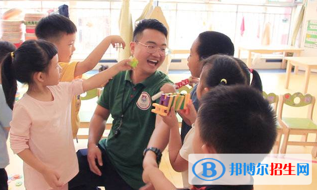 河北2022年适合男生的幼师学校专业