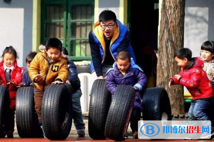 河北2022年男生在幼师学校学什么好