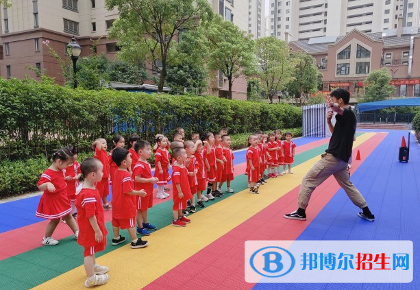 河北2022年男生上幼师学校学什么好