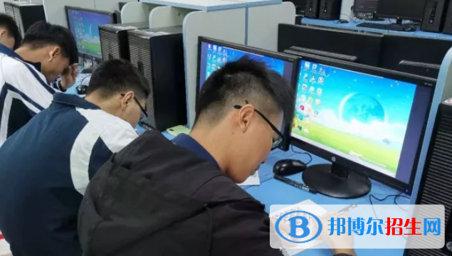 贵阳2022年男孩子读中专读什么好