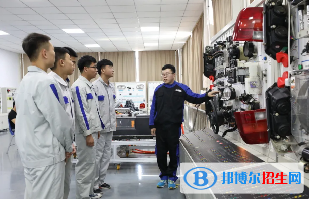 贵阳2022年男生中专学什么专业好
