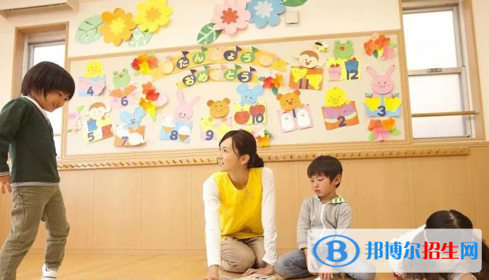 河北2022年女生在幼师学校学什么好