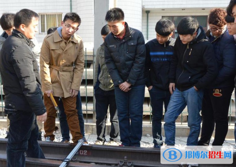 兰州2022年男生读轨道交通学校好不好