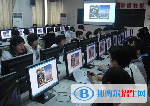 河北2022年计算机学校什么专业适合男生