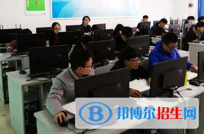 河北2022年男生学什么计算机学校好