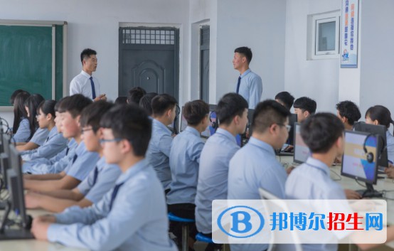河北2022年男生上计算机学校学什么好