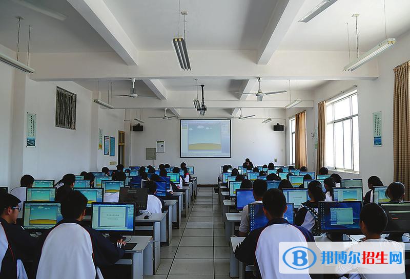河北2022年男生上什么计算机学校好