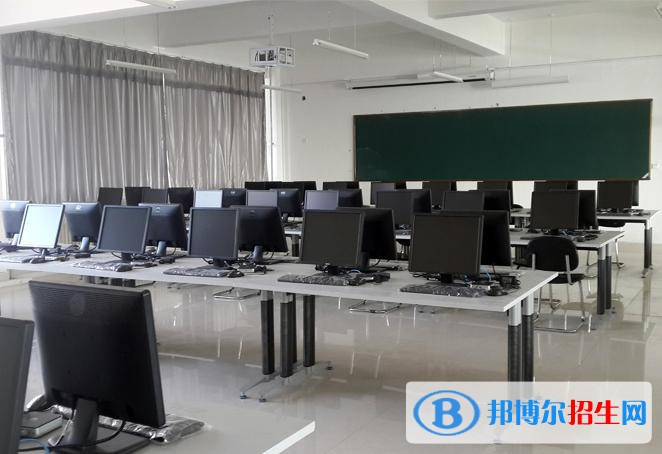 河北2022年男生读计算机学校怎么样