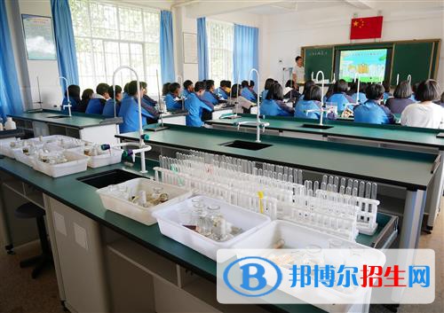 华宁县职业高级中学2022年学费、收费多少