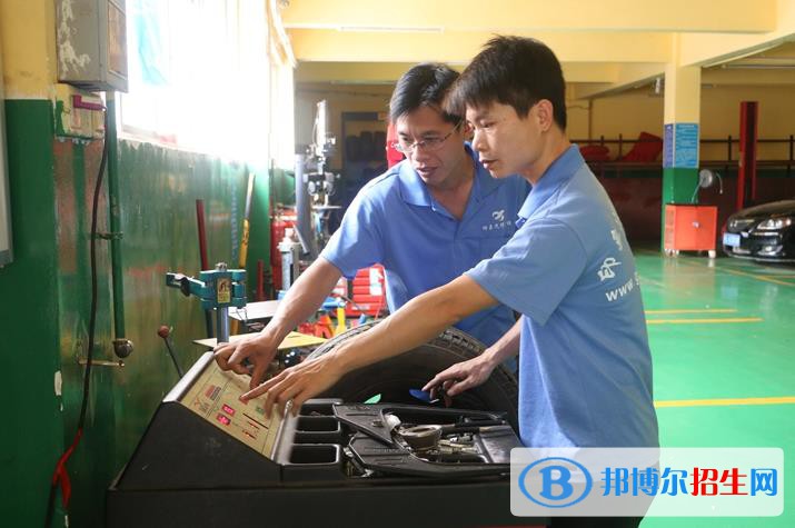 甘肃2022年读汽修学校一年要多少钱