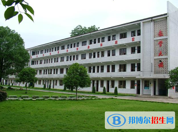 云南省园艺场学校2022年招生办联系电话