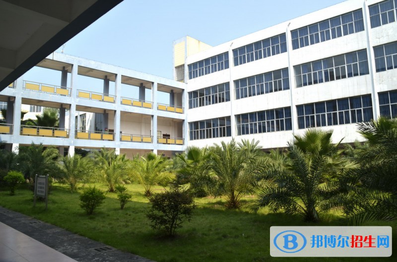 昆明卫生学校2022年报名条件、招生要求、招生对象