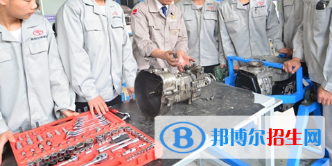 成都2022年初中生可以上汽修学校吗