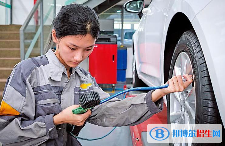 甘肃2022年女生上什么汽修学校比较好