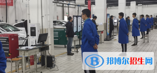 成都2022年哪些学校有汽修学校