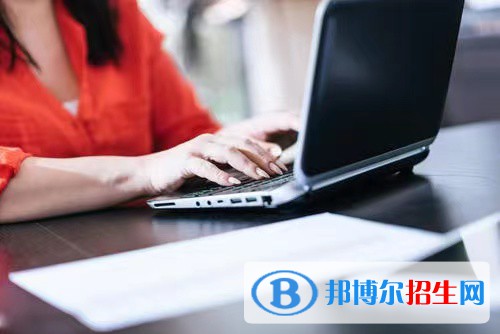 广东2022年电子商务学校和中专有哪些区别