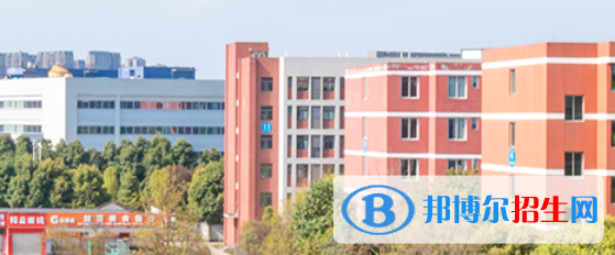 成都2022年有哪些收汽修学校的大专