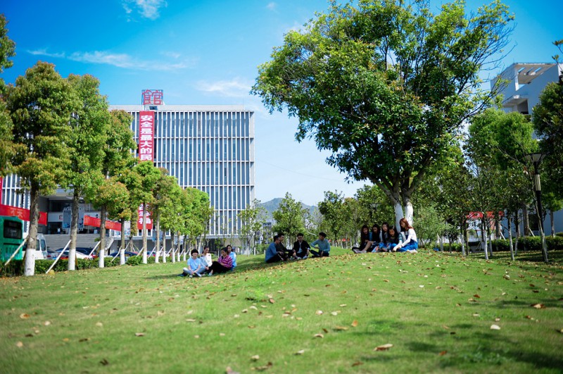 重庆旅游职业学院2022年招生办联系电话