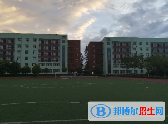 玉溪工业财贸学校2022年学费、收费多少