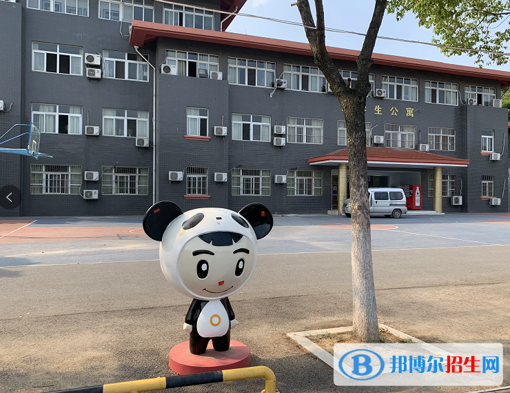 南京信息工程技工学校2022年招生办联系电话