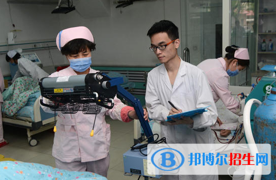 重庆2022年适合男生的护理学校专业