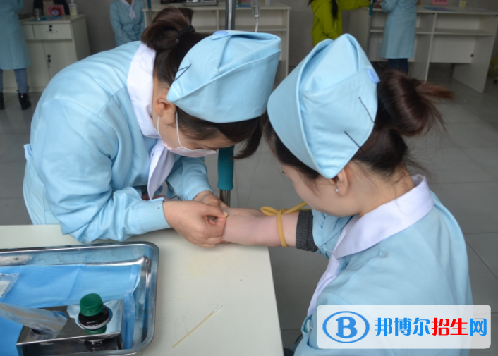 重庆2022年读护理学校有前途吗