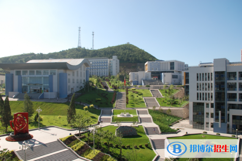 承德工业学校2022年学费、收费多少