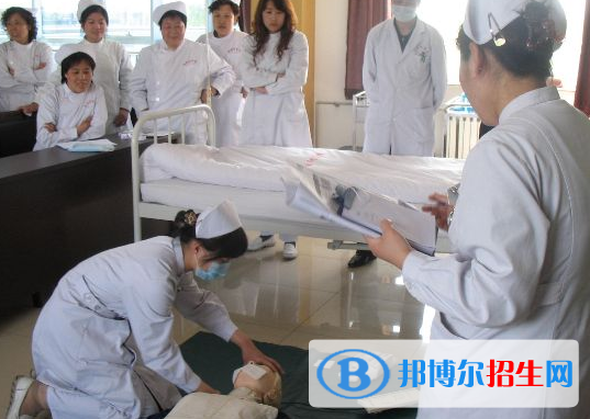 重庆2022年职高好还是护理学校好