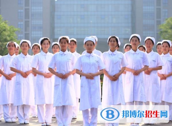 重庆2022年怎么读护理学校
